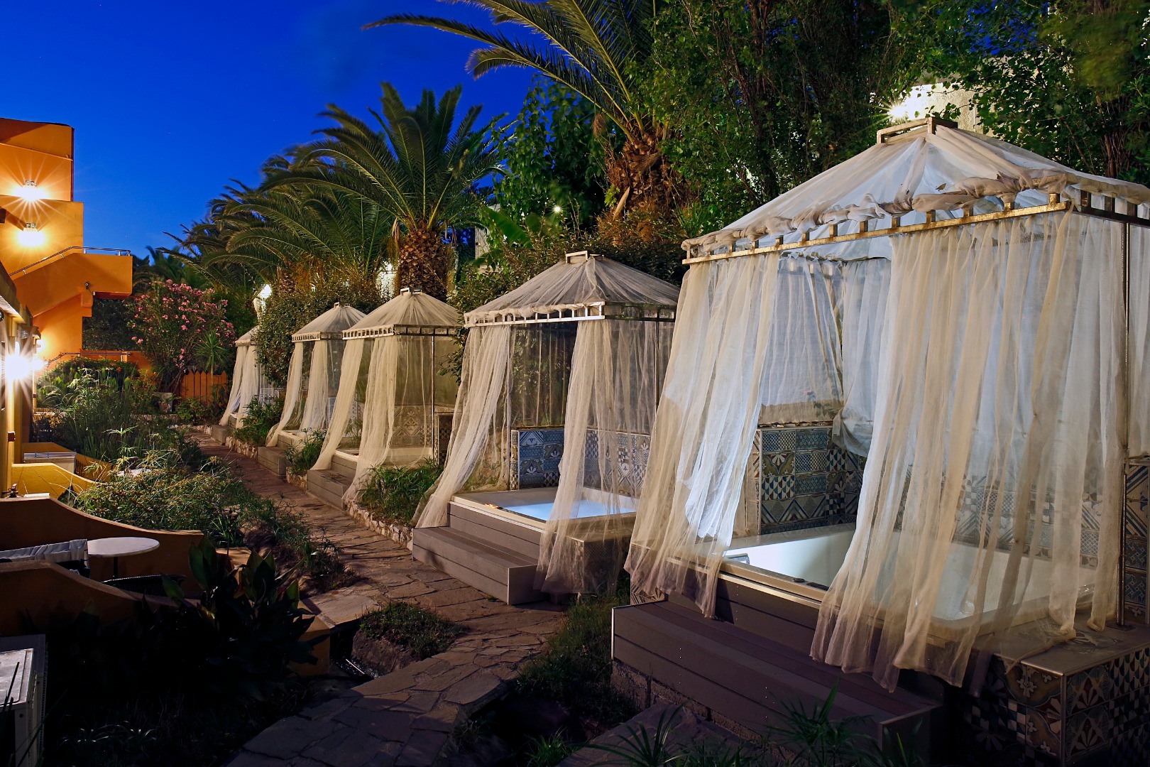 Δίκλινο με ιδιωτικό τζακούζι